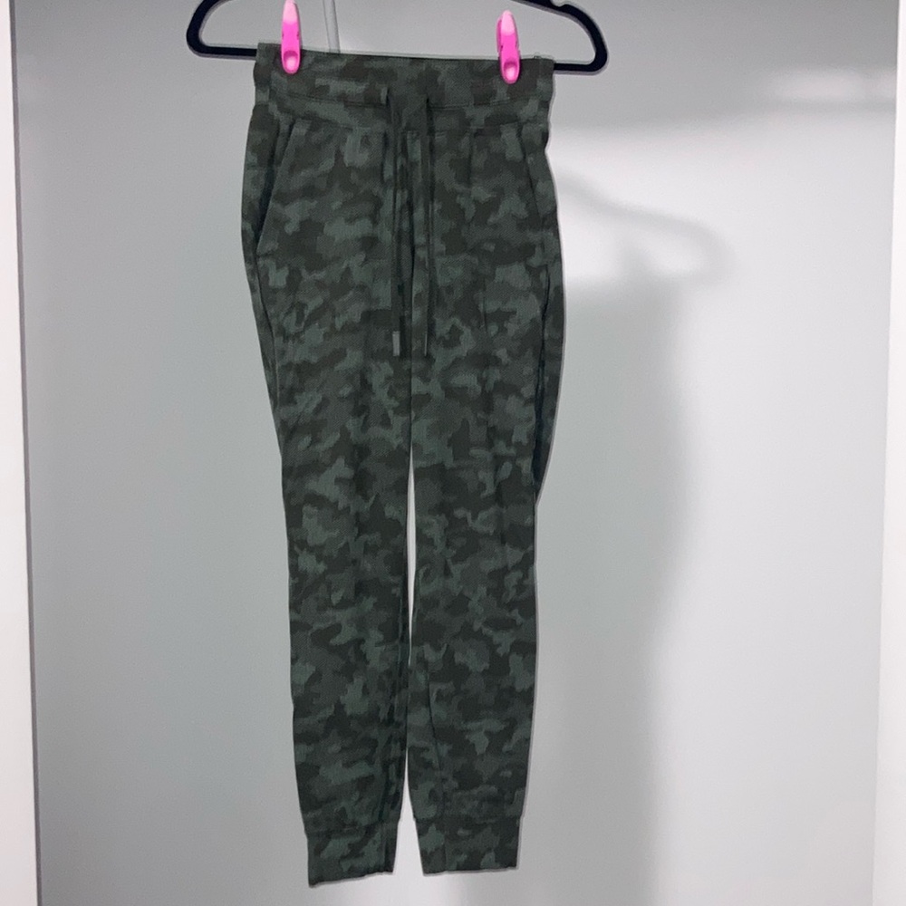 Lululemon Ready to Rulu Jogger